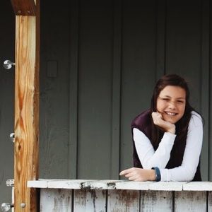 Meet your Posher, Chloe